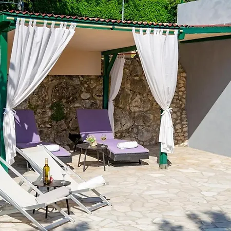 Stone House Nikola With Heated Pool Hébergement de vacances