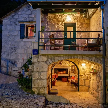 Hébergement de vacances Stone House Nikola With Heated Pool Bast