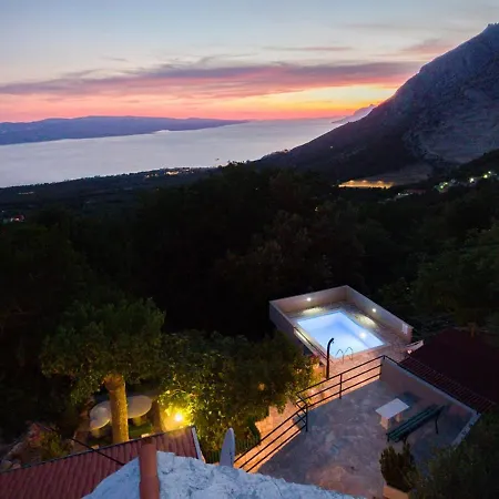 Hébergement de vacances Stone House Nikola With Heated Pool Bast