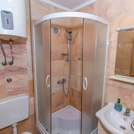 Stone House Nikolina With Heated Pool 別荘 Bast